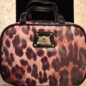 NEW JUICY Couture Travel Cosmetic Purse w/ handles,Leopard Print Vinyl